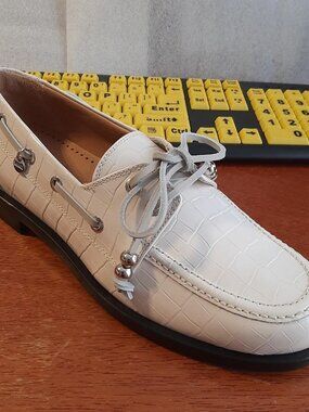 NEW TAG ! Labucq Nelson Boat Shoe In Ivory Crocco Size 8 Made In Italy